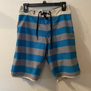NWT Dakine striped swim trunks size 28